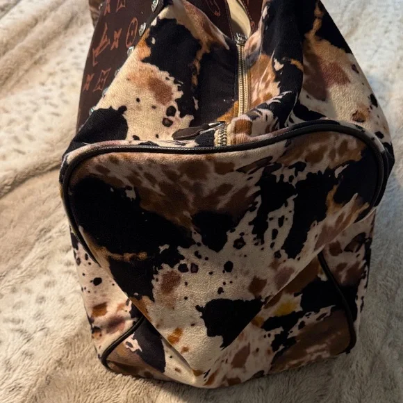 Black & Brown Cow Print Weekender Bag - Picture 3 of 8